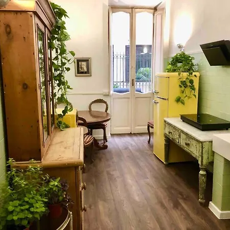 Piazza Del Popolo / People Square Apartment